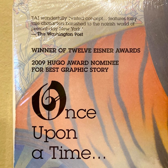 Fables: the Deluxe Edition Book One by Bill Willingham (2009, Hardcover, Deluxe) - Picture 3 of 10